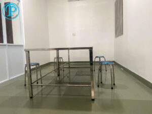 bàn ăn công nghiệp inox